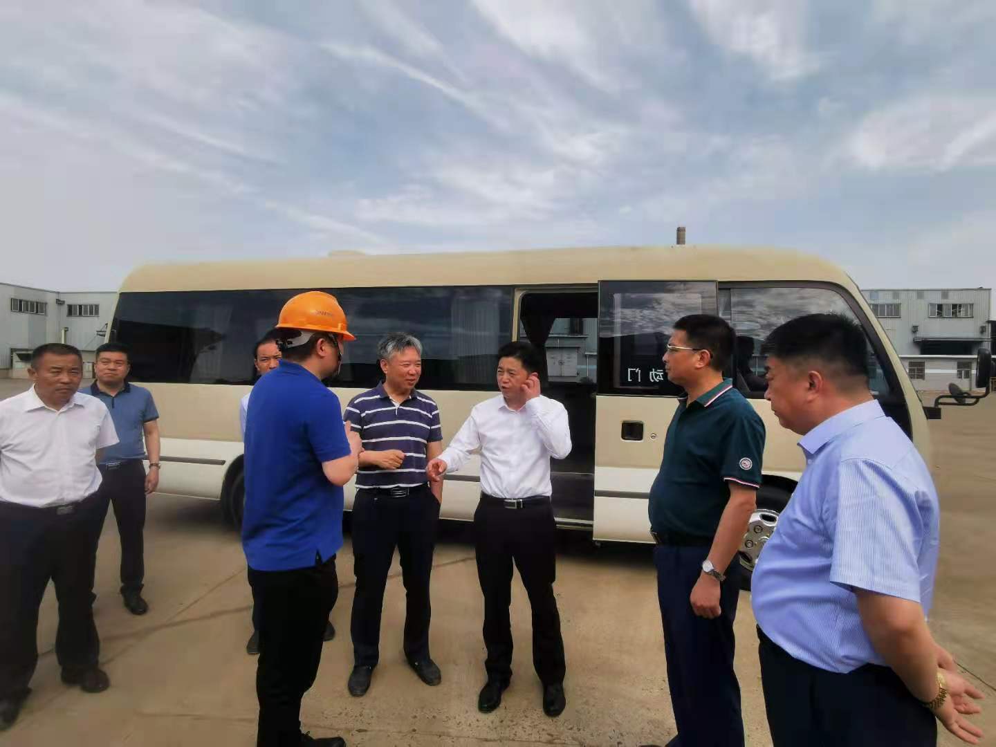 淮陰區(qū)陳張區(qū)長(zhǎng)一行來我司檢查工作